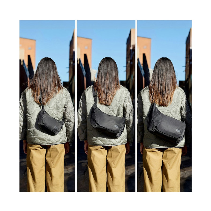 Bellroy Laneway Crescent Bag 2.5L Ink Ink