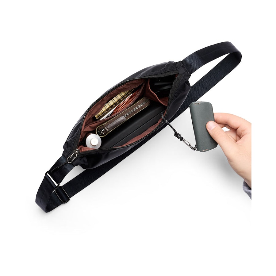 Bellroy Laneway Crescent Bag 2.5L Ink Ink
