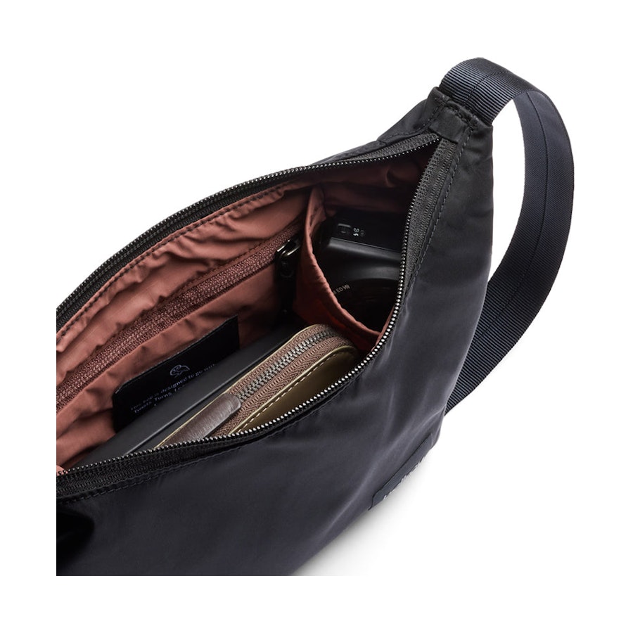 Bellroy Laneway Crescent Bag 2.5L Ink Ink