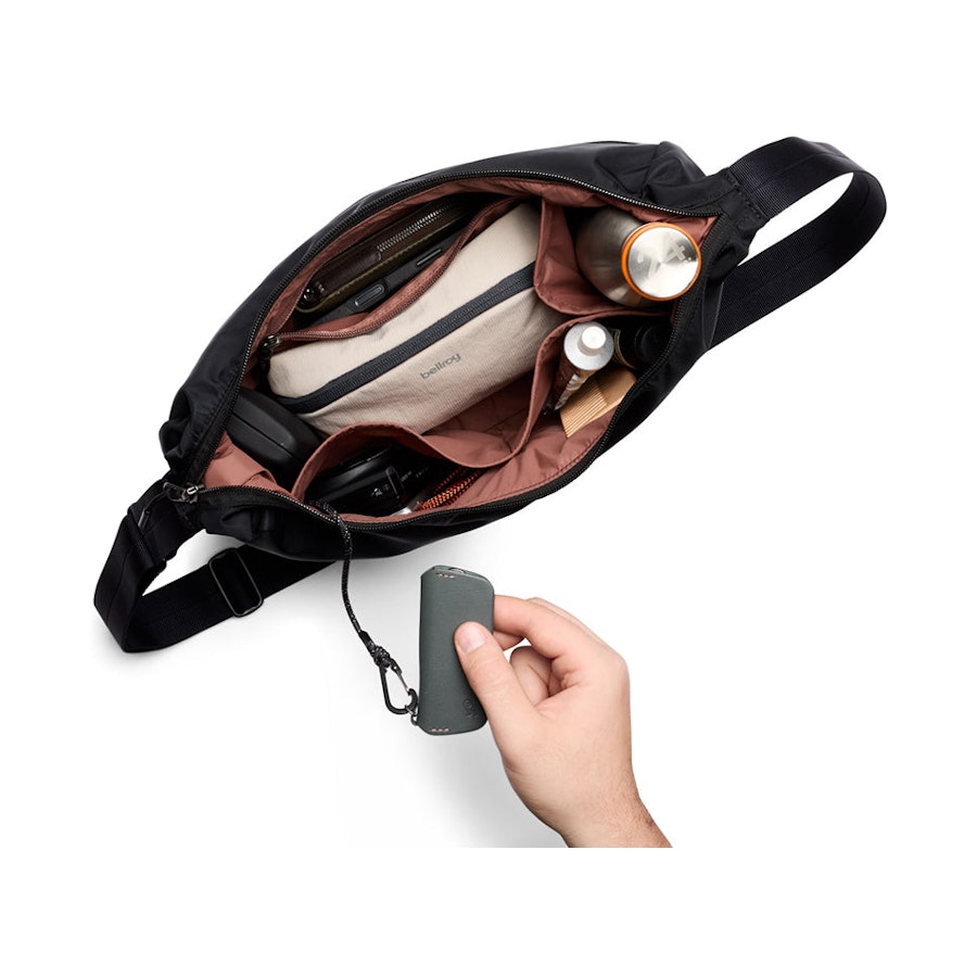 Bellroy Laneway Crescent Bag 7L Ink Ink