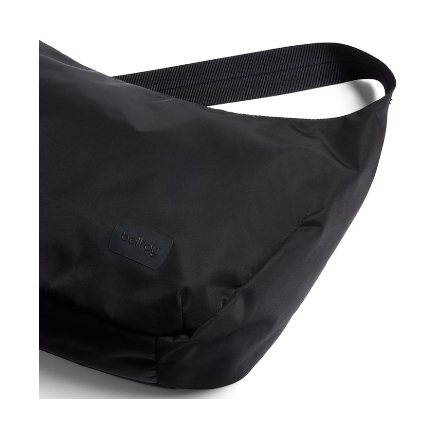 Bellroy Laneway Crescent Bag 7L Ink Ink