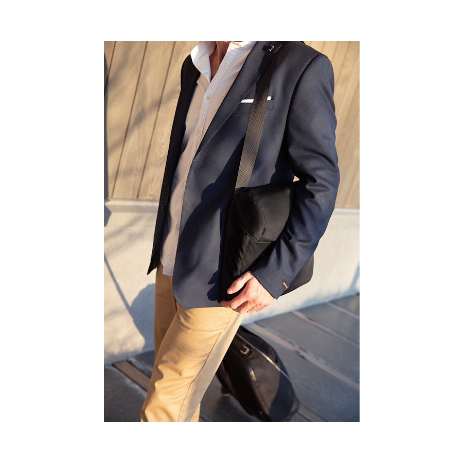 Hyoumankind Go Pillow + Travel Bag Black Black