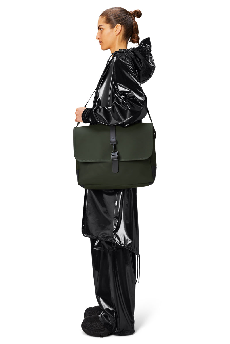 Rains Messenger Bag Green | Luggage.co.nz