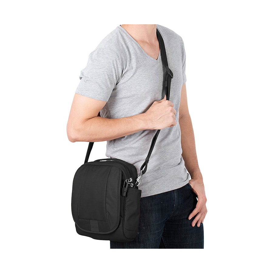 Pacsafe Metrosafe LS200 Anti-Theft Shoulder Bag RFID Black Black